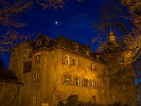 Der Mond über dem oberen Schloss in Siegen
